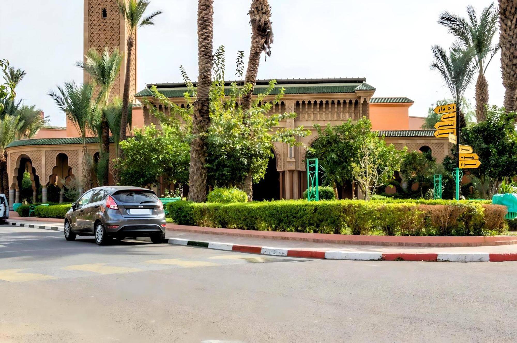 Tres Beau Riad A Marrakech Avec Piscines Маракеш Екстериор снимка